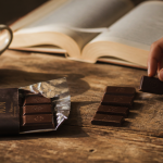 chocolat noir bienfaits et mefaits sur table