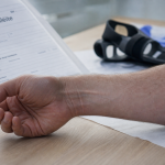 epitrochléite coude : douleur interne au coude, test du poignet en flexion