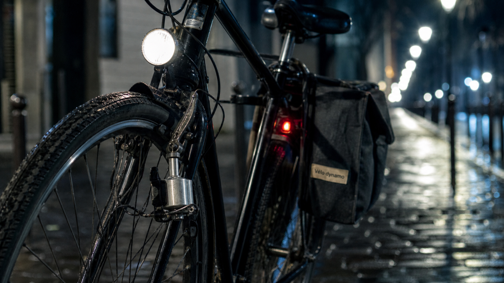 Vélo dynamo 6V/3W : dynamo bouteille sur vélo éclairé